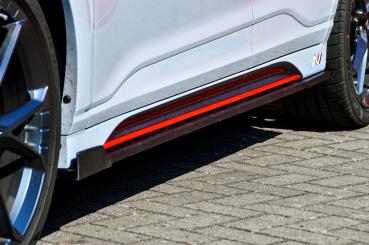 Ingo Noak Tuning CUP Seitenschweller mit Wing vorne für Hyundai Kona N + N-Line ab Bj. 2020 – ABS (Lackierung erforderlich), inkl. ABE