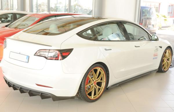 Rieger Seitenschwelleransatz rechts für originale Seitenschweller für Tesla Model 3 (06/2018–09/2023 bis Facelift, ab 10/2023 Facelift, alle Modelle inkl. Performance) – ABS, inkl. Gutachten