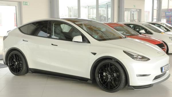 Rieger Spoilerschwert für originale Frontschürze für Tesla Model Y (ab 03/2020, alle Modelle inkl. Performance) – ABS schwarz-matt (Finish), inkl. ABE
