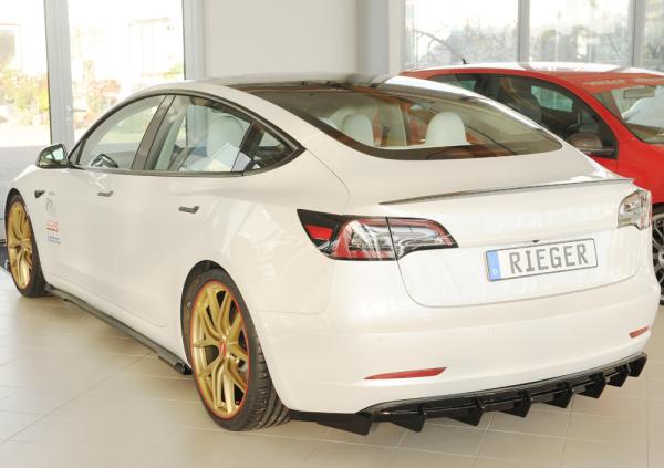 Rieger Seitenschwelleransatz links für originale Seitenschweller für Tesla Model 3 (06/2018–09/2023 bis Facelift, ab 10/2023 Facelift, alle Modelle inkl. Performance) – ABS schwarz glänzend, inkl. Gutachten