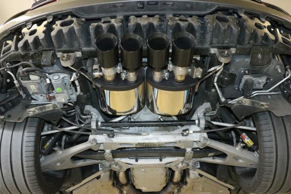 Fox Endschalldämpfer mittig 4x100 Typ 25 SCHWARZ für Corvette C7 / Z06 – Edelstahl, Rohr 70 mm, EG-Gutachten