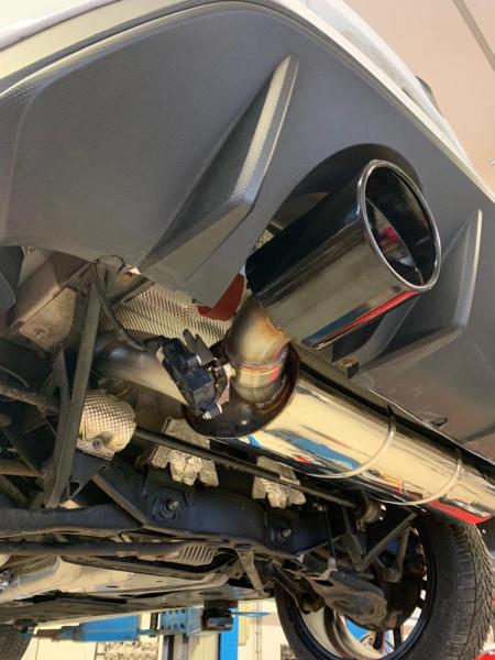 Fox passend für Ford Focus III RS Endschalldämpfer quer Ausgang rechts/links mit Abgasklappe - 129x106 Typ 32 rechts/links schwarz emailliert FO032145-749S