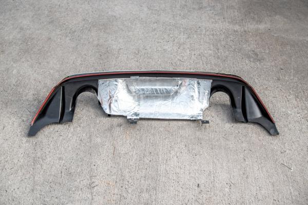 Maxton Design Heckansatz Diffusor Set mit Milltek Sport Endschalldämpfer TI für Ford Fiesta ST MK8 – Schwarz Hochglanz – mit ABE